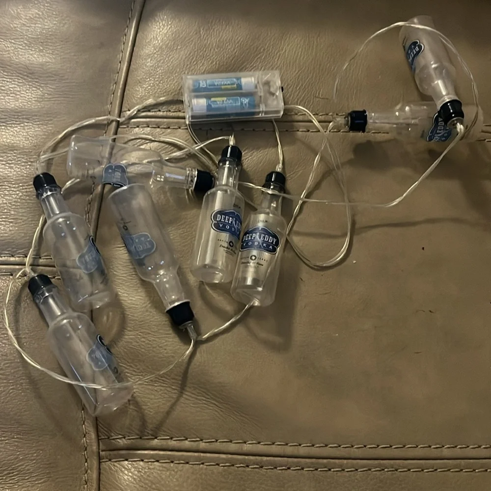 Deep Eddys string lights